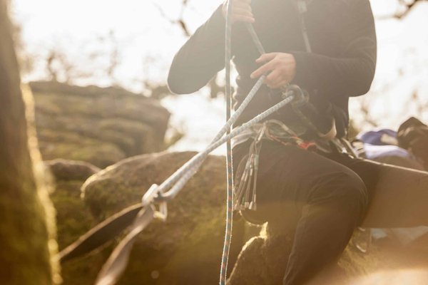 Quali sono i materiali più adatti per realizzare un letto a castello sicuro e resistente per una camera per bambini?